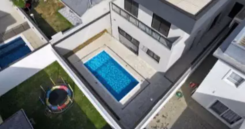 Lindo sobrado moderno, com 4 quartos, piscina e churrasqueira, no floradas da serra - urbanova