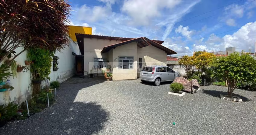 Casa Simples com Excelente Terreno- São Vicente