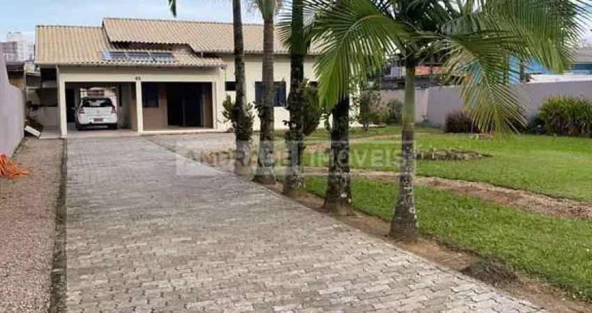 Casa com 3 quartos à venda no São João, Itajaí 
