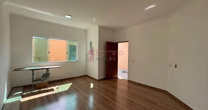 CASA SOBRADO COM 03 QUARTOS À VENDA NO LOTEAMENTO RESIDENCIAL CANTO DAS AVES II - JUNDIAÍ/SP