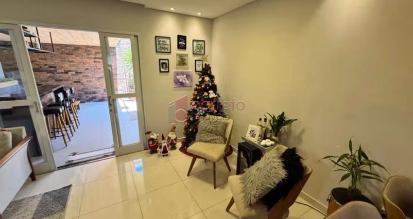 CASA DE 111 M² À VENDA NO CONDOMÍNIO THINA NO BAIRRO MEDEIROS EM JUNDIAÍ/SP