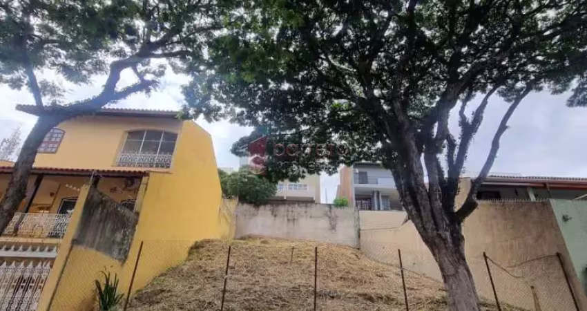 Belo lote em aclive à venda no jardim da fonte em jundiaí/sp