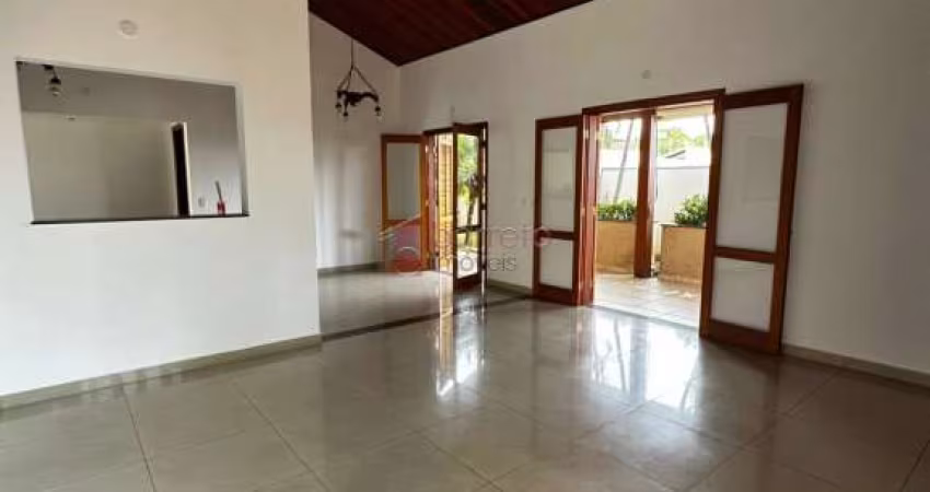 CASA À VENDA OU LOCAÇÃO, CONDOMÍNIO TERRAS DE SÃO CARLOS, JUNDIAÍ