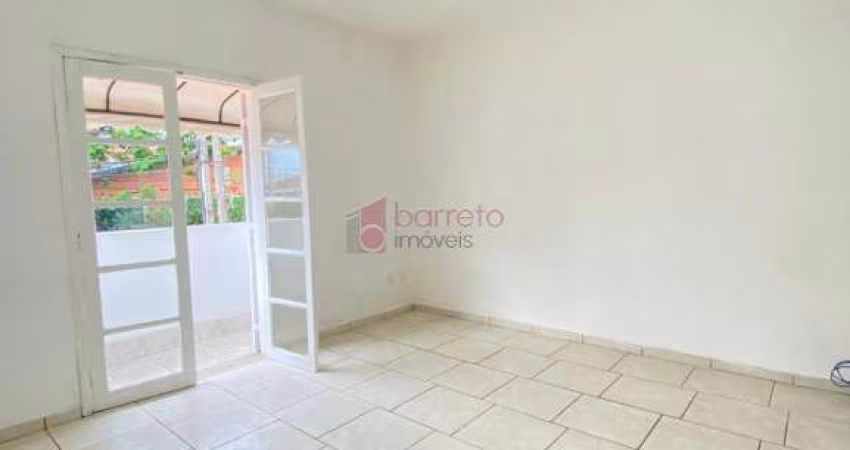 CASA COM PISCINA DISPONÍVEL PARA VENDA E LOCAÇÃO NO BAIRRO JARDIM EUROPA EM CAMPO LIMPO PAULISTA/SP