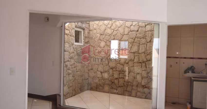 CASA À VENDA OU LOCAÇÃO, BAIRRO ALMERINDA CHAVES, JUNDIAÍ