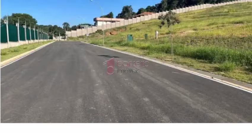 Terreno à venda no condomínio tamboré no bairro ivoturucaia/caxambu em jundiaí/sp