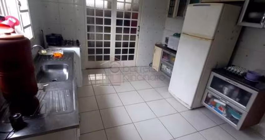 Casa para venda, no bairro Jardim do Lago, em Jundiaí