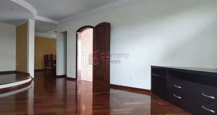 Casa para LOCAÇÃO ou VENDA em Jundiaí SP bairro Recanto Parrilho (Agapeama) 322m² 4 dorms (1 suíte) Salas amplas. Cozinha planejada. 4 Wcs. Área Gourmet. 2vgs!
