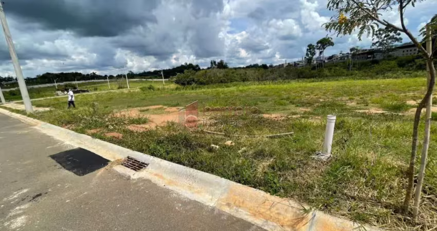 Terreno plano com 654,81 metros no condomínio poema japy em itupeva