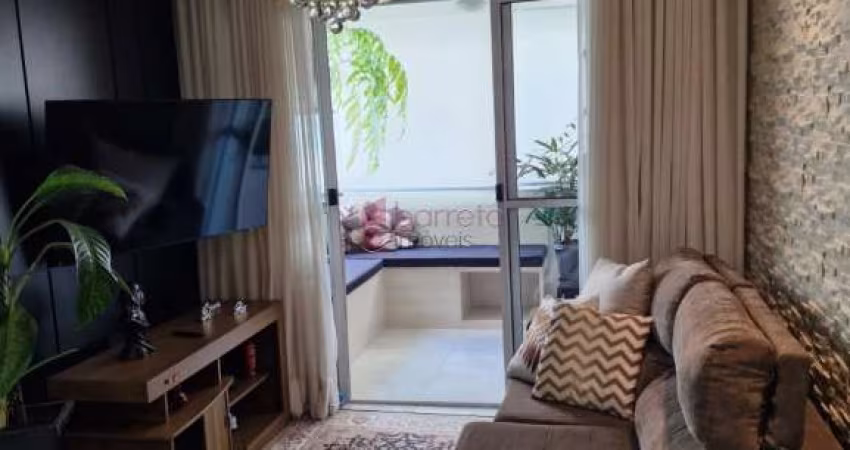 APARTAMENTO MOBILIADO À VENDA NO CONDOMINÍO ROYAL GARDEN - BAIRRO HORTO SANTO ANTÔNIO EM JUNDIAÍ/SP