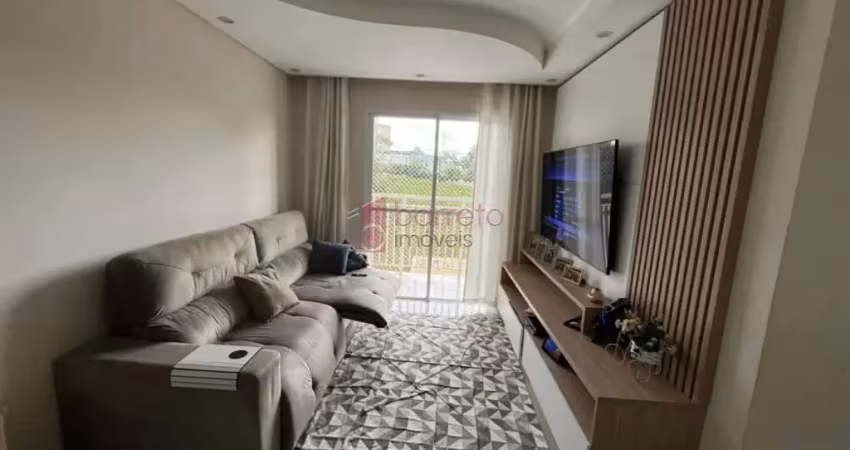 Apartamento à venda no condomínio morada dos pinheiros em várzea paulista/sp