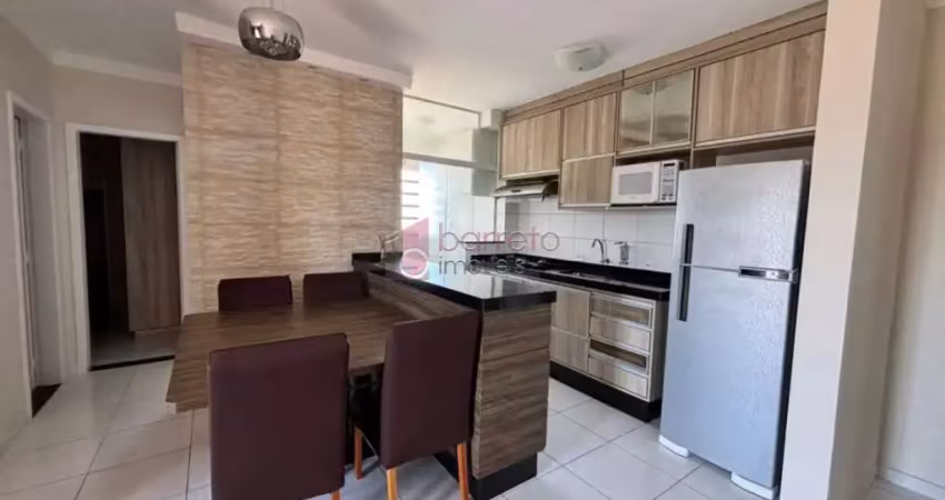 Apartamento semi mobiliado para locação no condomínio mirante da colônia - jundiaí/sp