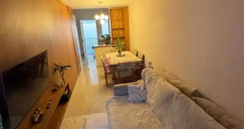 Casa à venda no condomínio caminhos da serra ii na vila maringá em jundiaí/sp