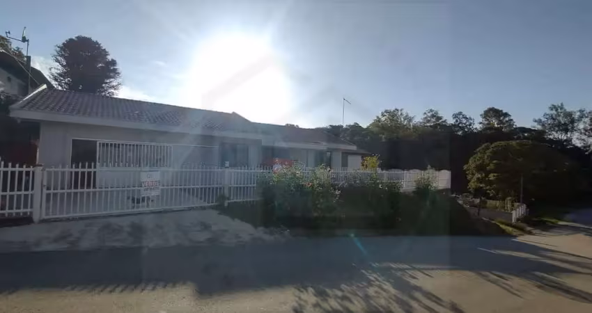 Casa de 150m² com 3 dormitório e piscina em área rural