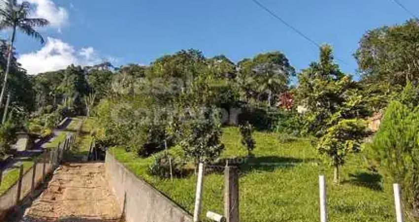 Casa com 3 dormitórios, terreno de 2.160m² oportunidade de investimento