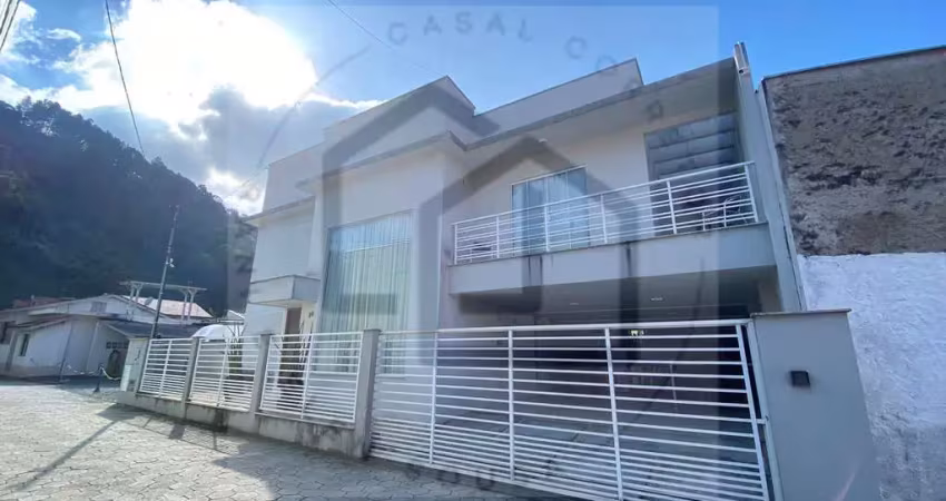 Incrível casa com 3 dormitórios sendo 1 suíte master