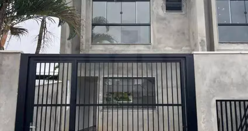 LINDA CASA GEMINADAD DE 3 DORMITÓRIOS SENDO 1 SUÍTE
