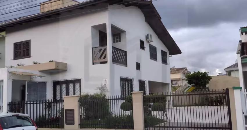 Casa à venda no bairro Souza Cruz - Brusque/SC