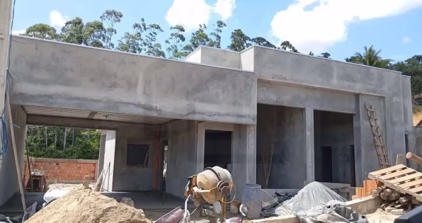 CASA BEM LOCALIZADA DE 3 DORMITÓRIOS SENDO 1 SUÍTE