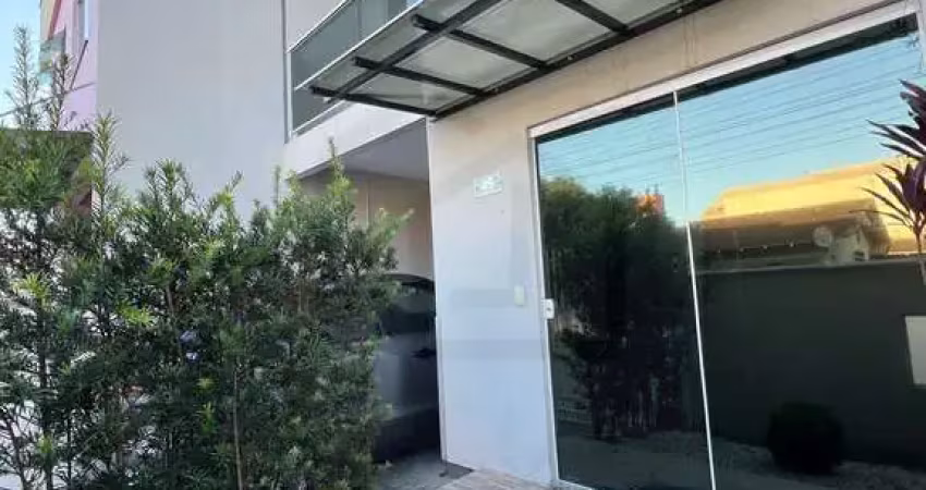 CASA GEMINADA DE 3 DORMITÓRIOS SENDO 1 SUÍTE