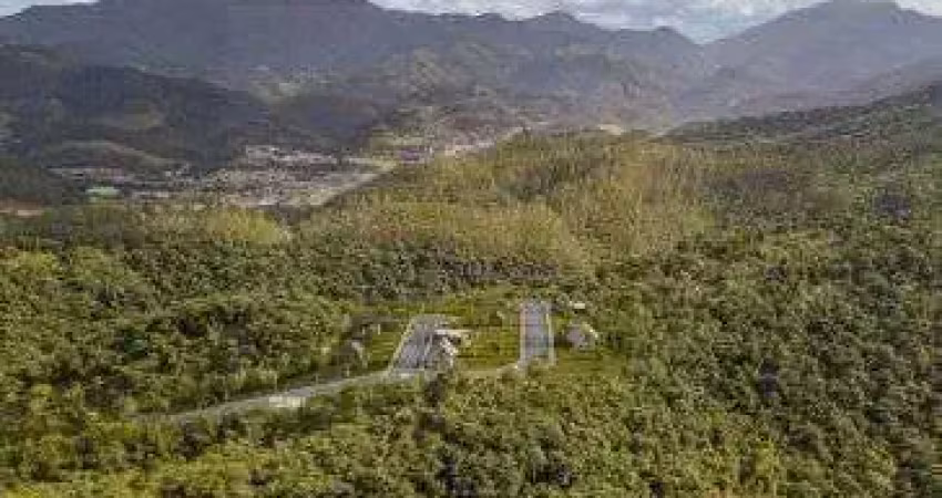 Construção dos seus sonhos em 437,76m² de terreno plano