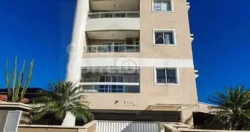 Apartamento com 2 dormitórios sendo 1 suíte no bairro santa terezinha