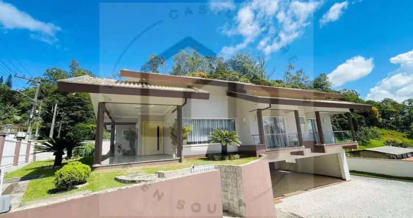 Linda casa de 3 suítes próximo do centro de brusque