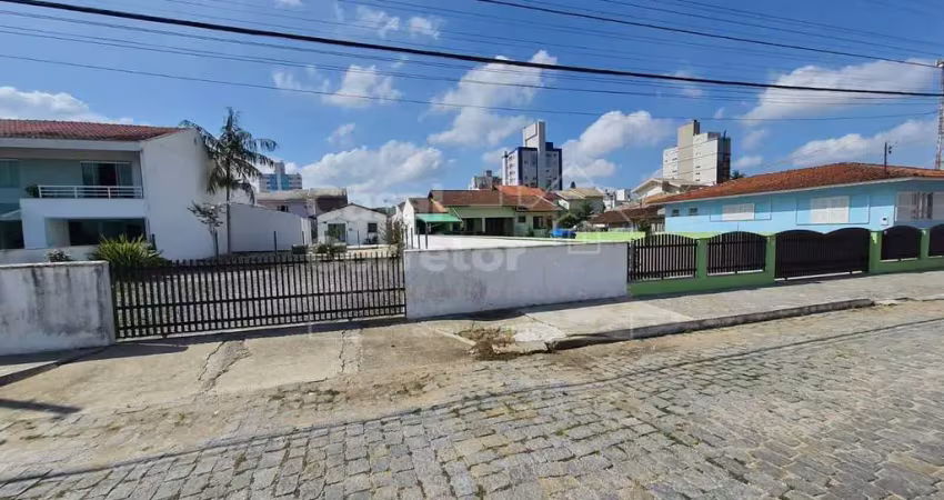 Terreno com 624m² de área total no bairro santa rita