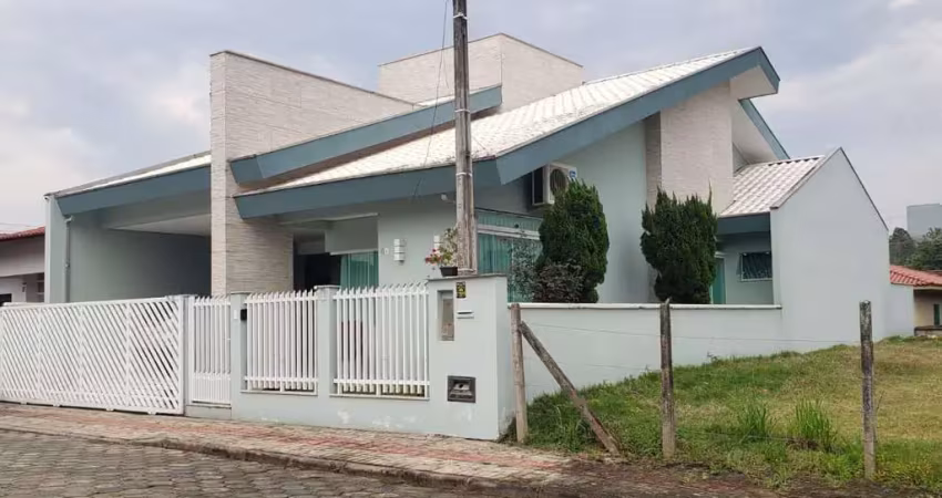 Casa com 3 quartos à venda na Rua Adulcio Bottamelli, Planalto, Brusque