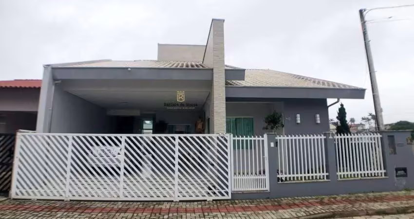 Casa de alto padrão de 216m² com 3 dormtórios sendo 1 suíte