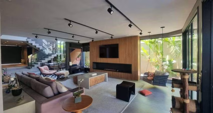 Casa de Alto Padrão a Venda no Residencial 2