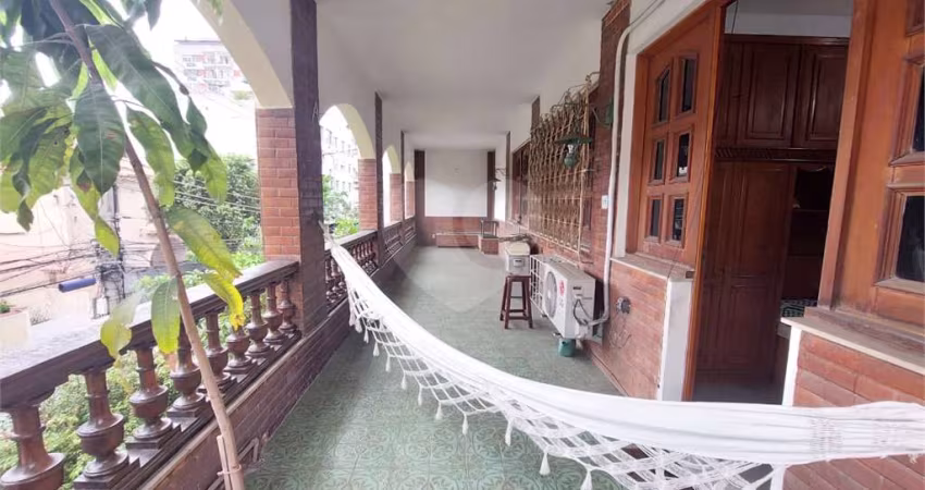 Casa com 8 quartos à venda ou para locação em Tijuca - RJ