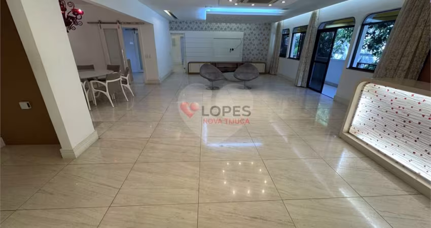 Apartamento com 4 quartos à venda ou para locação em Tijuca - RJ