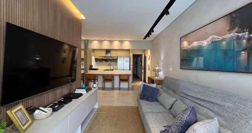 Novidade Exclusiva! Apartamento Pé na Areia com 3 Dormitórios (Decorado) à Venda na Riviera de São Lourenço.