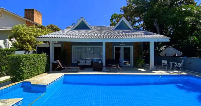 Casa Rua Larga disponível para locação anual na Riviera de São Lourenço.