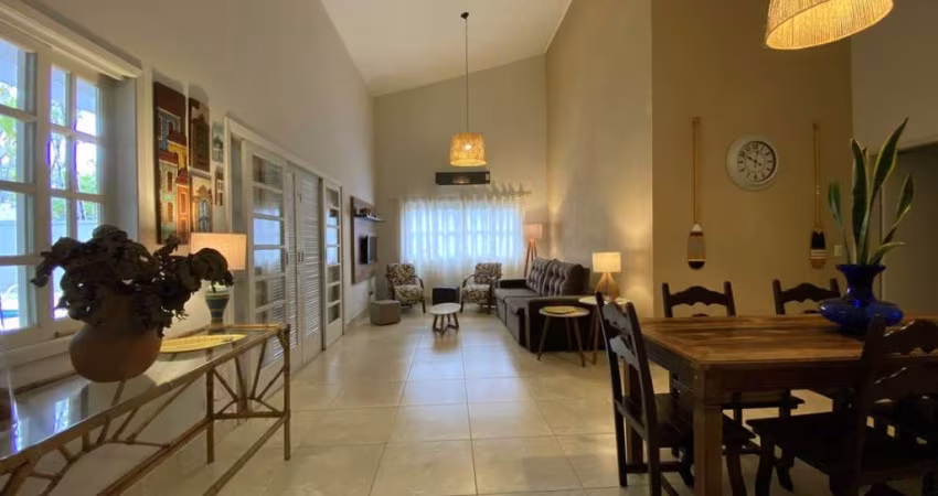Casa com Acomodação para 10 pessoas para locação Temporada 2024/25 ou Locação Anual na Riviera de São Lourenço.