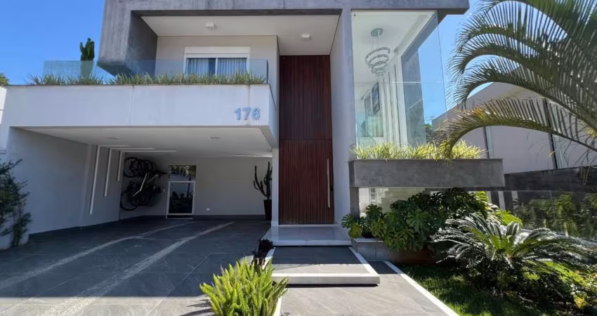 Casa Nova de Altissimo Padrão Disponivel para Locação Anual (Mensal) na Riviera de São Lourenço!