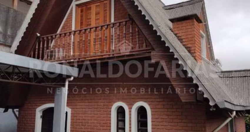 Sobrado 3 Dormitórios 2 Suítes 4 Vagas com Edícula à Venda em Parque das Árvores