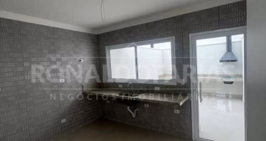 Sobrado a venda com 02 suítes na região da Cidade Ademar.