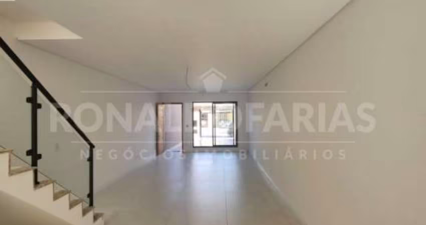 Sobrado a venda com 130 m²,03 suítes na região do Campo Grande
