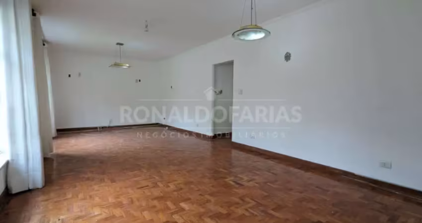 Casa a venda no bairro de interlagos bolsão com 3 dormitórios 1 suíte e 4 vagas de garagem