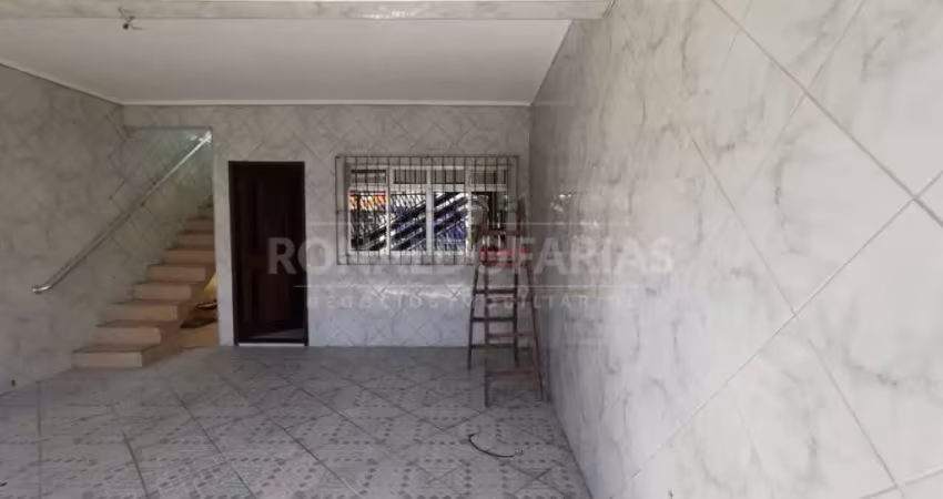 Vende-se 2 casas para renda, no mesmo terreno 2 quartos 1 vaga de carro para cada casa