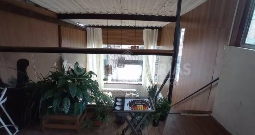 Sobrado à venda com 2 dormitórios e 1 suíte na região do Grajau.