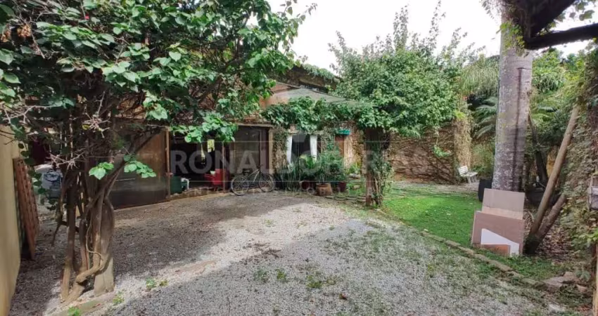 Casa sobrado vende-se 02 casas em amplo terreno interlagos