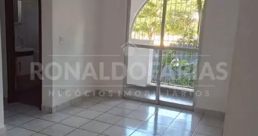Apartamento para locação  sendo 2 quartos  sala sacada