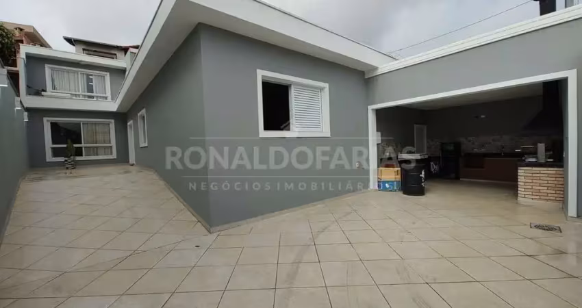 Sobrado  com 4 dormitorio e 173 m² area construida na Região de Interlagos