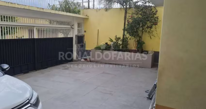SOBRADO A VENDA NO BOLSÃO DE INTERLAGOS 3  QUARTOS GRANDES 6 VAGAS E VARANDA