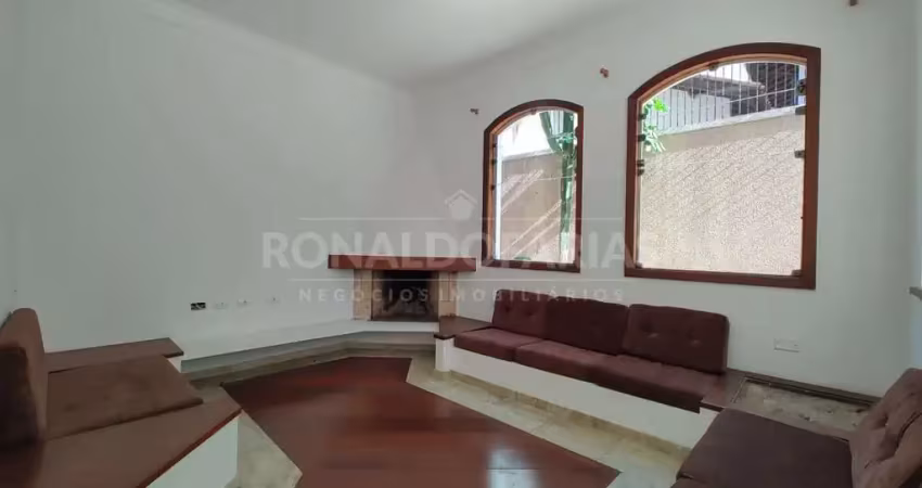 Aluga-se casa no bolsão de Interlagos com 5 suites , Lareira, sauna e piscina