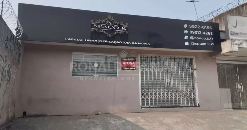 Salão comercial para locação com 100 metros 1 banheiro com 3 salas .