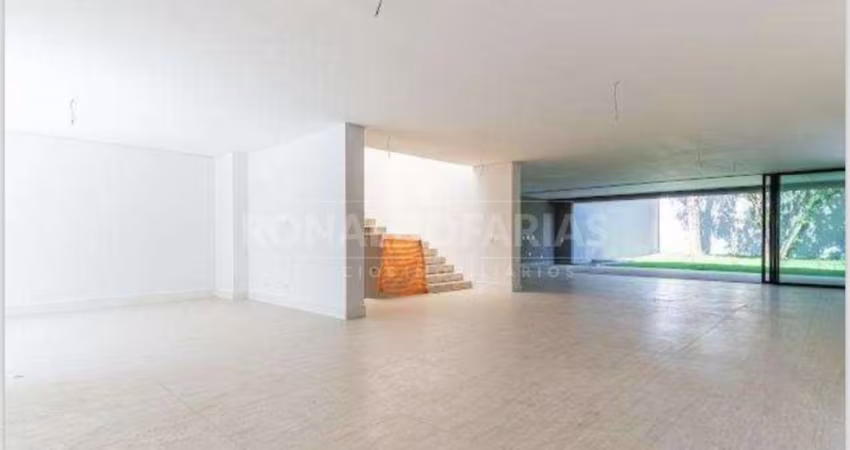 Casa à Venda em Condomínio Hipíca Max Garden com 4 Suítes 6 Vagas de Garagem